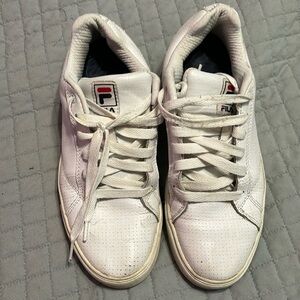 Classic White Retro FILA Sneakers - Size 8